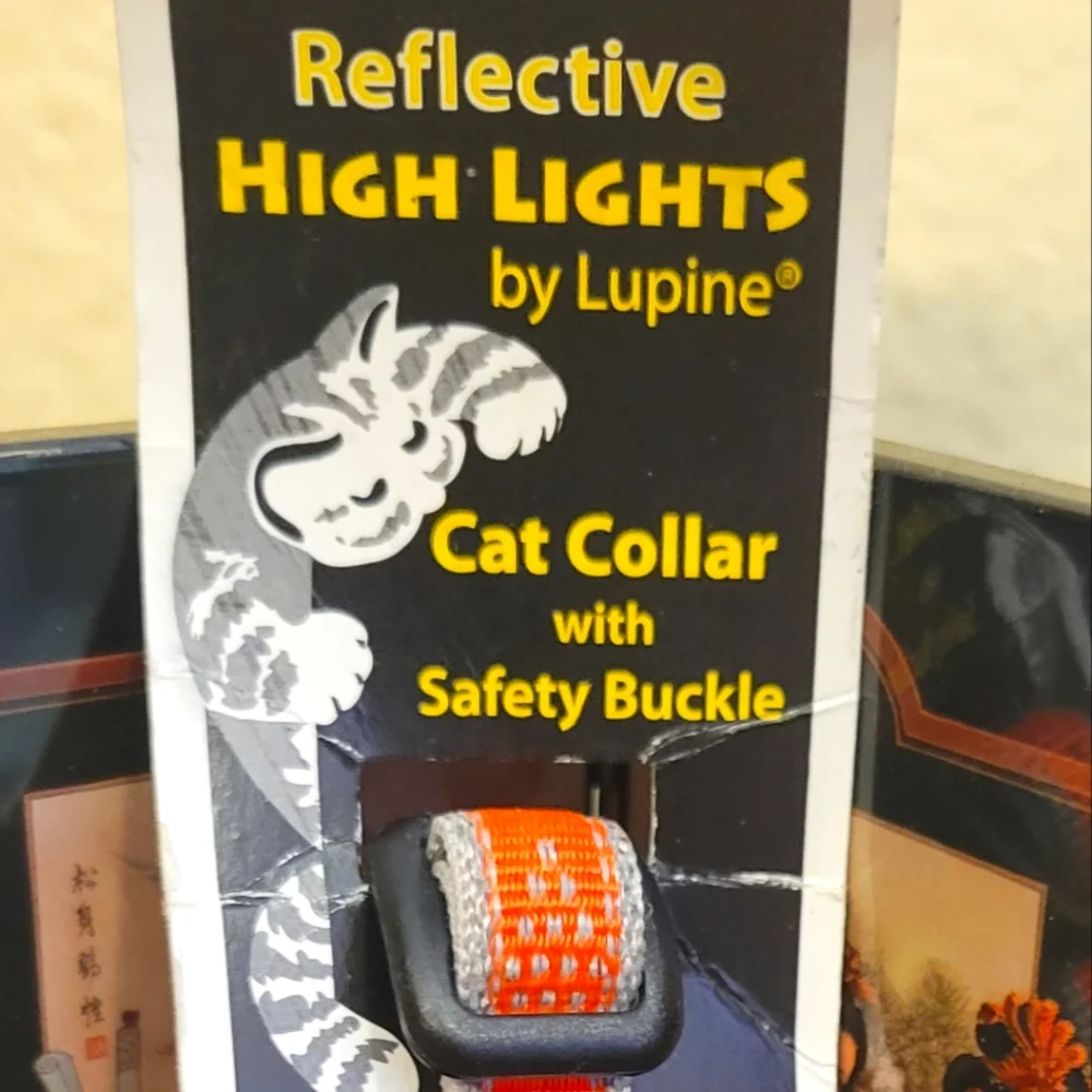 Reflective cat collar with safety buckle
